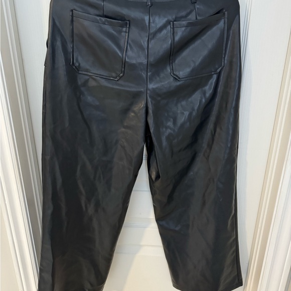 Women’s vegan leather pant - Picture 2 of 4
